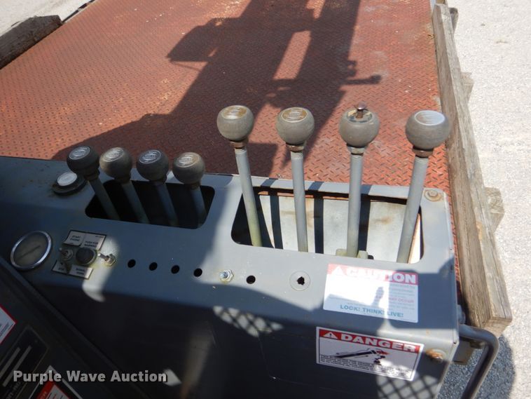 image for item EK9061 1995 Ford F800 crane truck