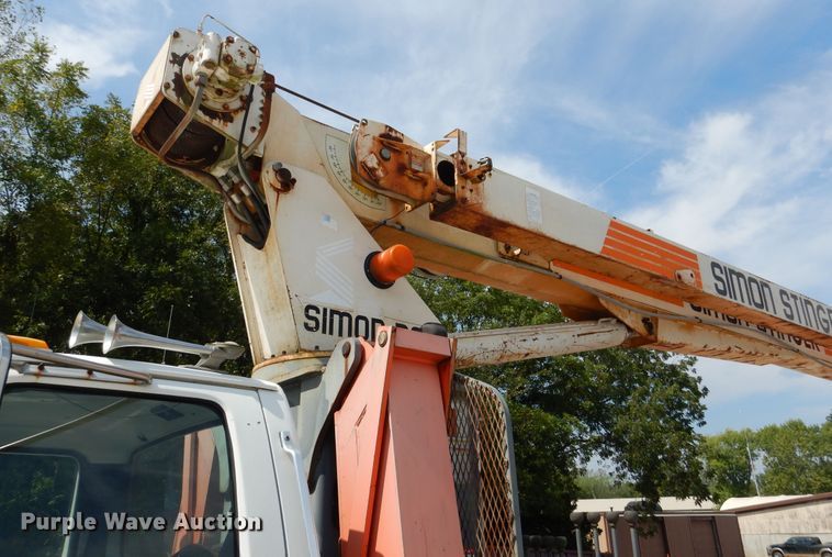 image for item EK9061 1995 Ford F800 crane truck