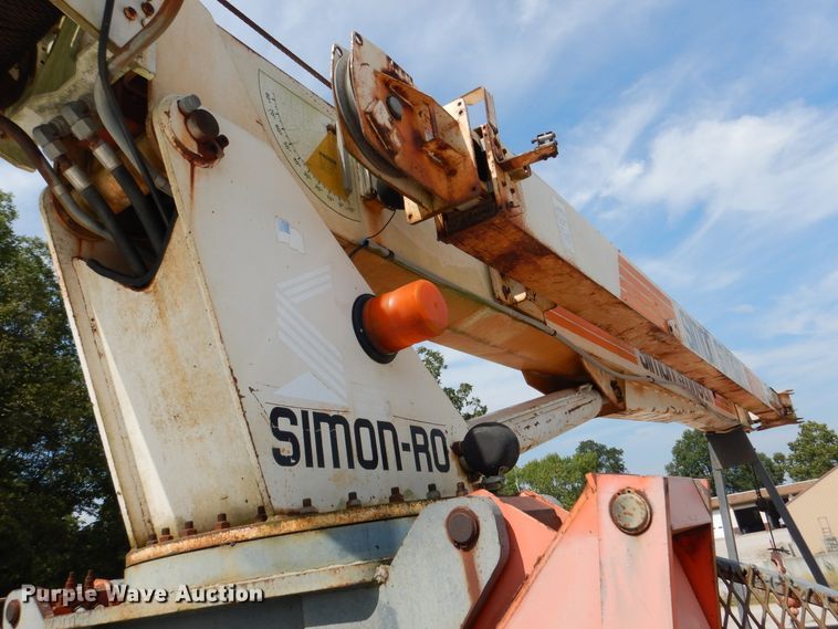 image for item EK9061 1995 Ford F800 crane truck