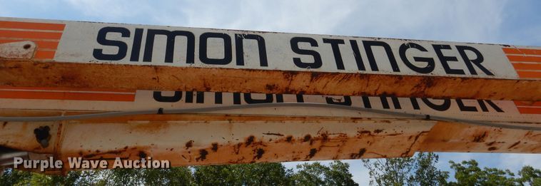 image for item EK9061 1995 Ford F800 crane truck