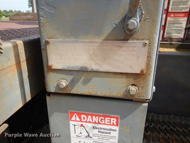 image for item EK9061 1995 Ford F800 crane truck