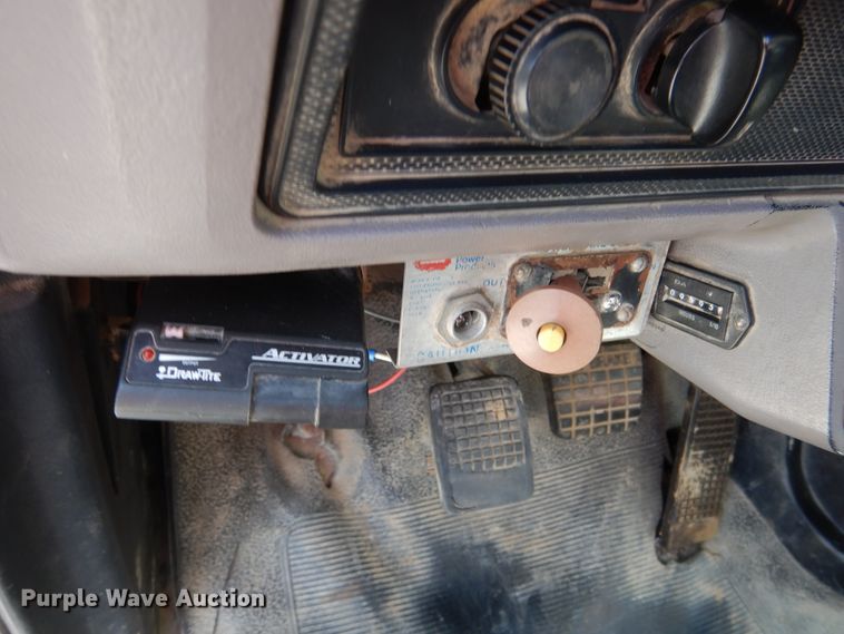 image for item EK9061 1995 Ford F800 crane truck