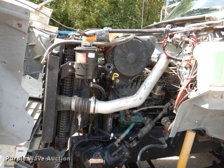 image for item EK9061 1995 Ford F800 crane truck