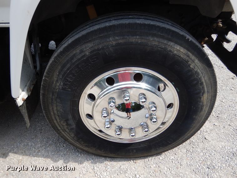 image for item EK9061 1995 Ford F800 crane truck