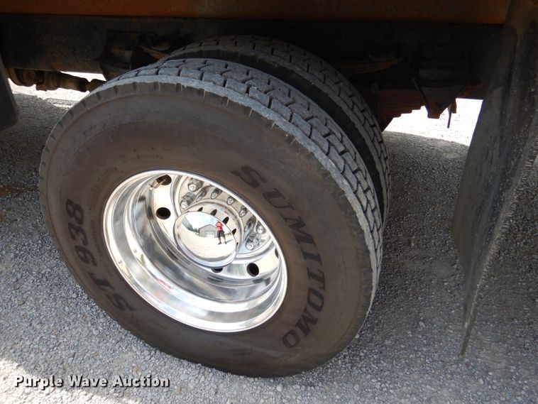 image for item EK9061 1995 Ford F800 crane truck