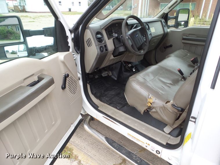 image for item EM9830 2008 Ford F450 Super Duty dump truck