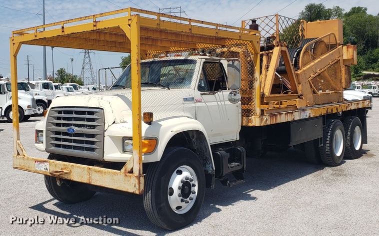 image for item ET9815 1995 Ford FT900 cable puller truck