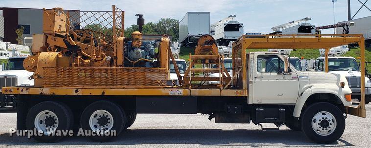 image for item ET9815 1995 Ford FT900 cable puller truck