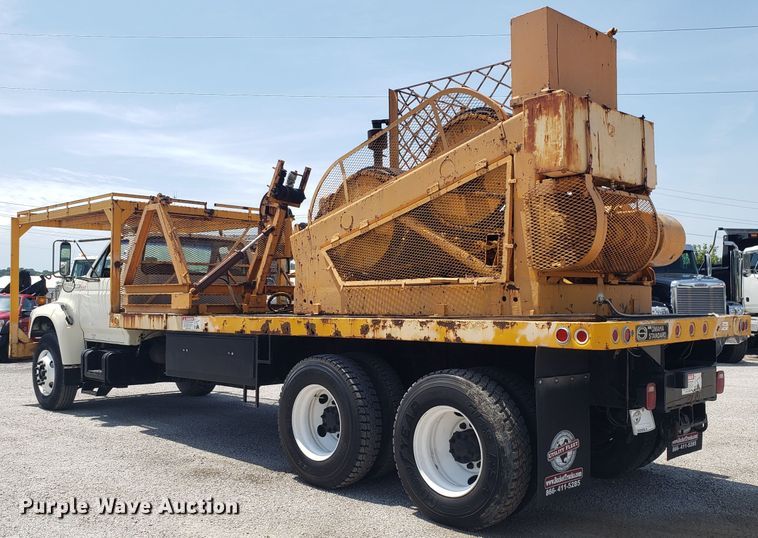 image for item ET9815 1995 Ford FT900 cable puller truck