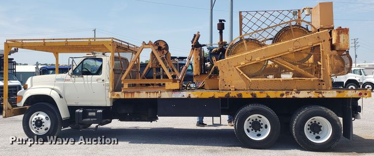 image for item ET9815 1995 Ford FT900 cable puller truck