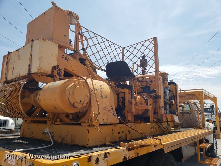 image for item ET9815 1995 Ford FT900 cable puller truck