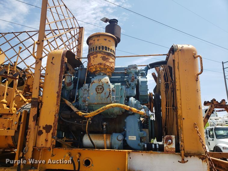 image for item ET9815 1995 Ford FT900 cable puller truck