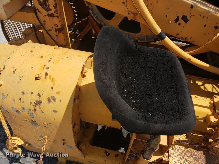 image for item ET9815 1995 Ford FT900 cable puller truck