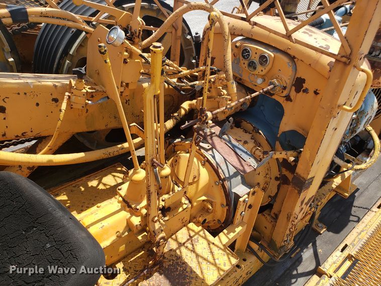 image for item ET9815 1995 Ford FT900 cable puller truck