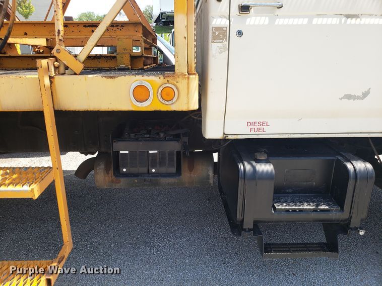 image for item ET9815 1995 Ford FT900 cable puller truck