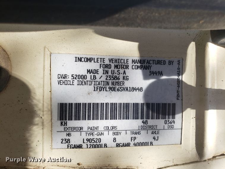 image for item ET9815 1995 Ford FT900 cable puller truck