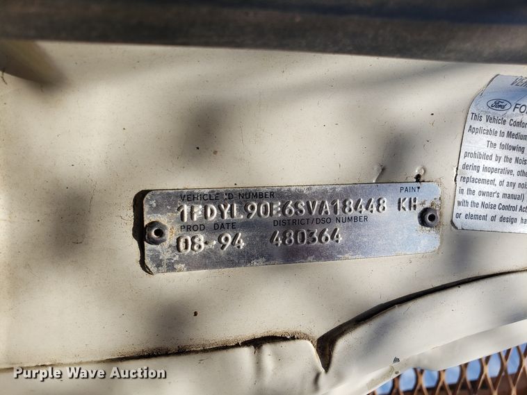 image for item ET9815 1995 Ford FT900 cable puller truck