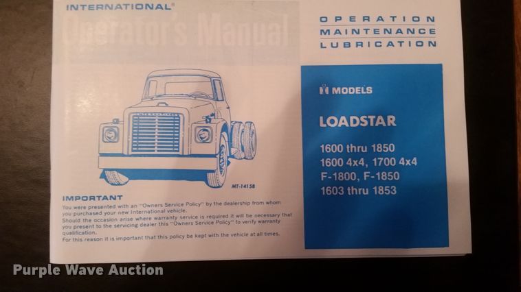 image for item FD9281 1973 International 1700 digger derrick truck
