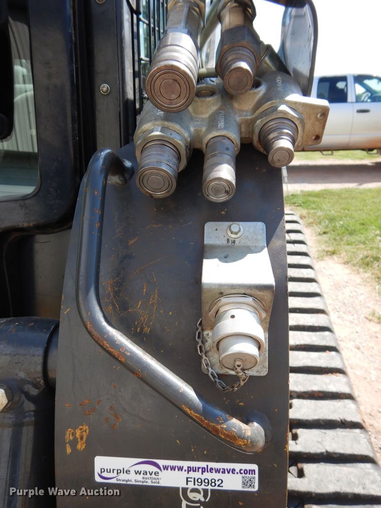 image for item FI9982 2014 New Holland C238 skid steer