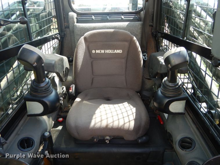 image for item FI9982 2014 New Holland C238 skid steer