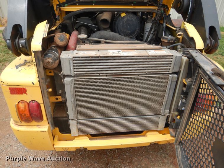 image for item FI9982 2014 New Holland C238 skid steer