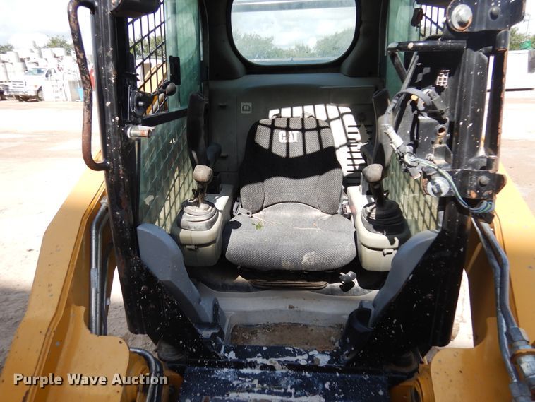image for item FM9002 2012 Caterpillar 262C Series 2 skid steer