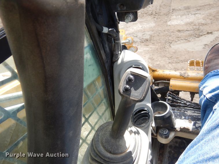 image for item FM9002 2012 Caterpillar 262C Series 2 skid steer