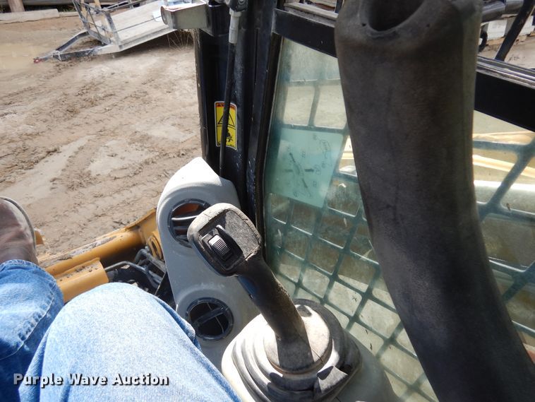 image for item FM9002 2012 Caterpillar 262C Series 2 skid steer