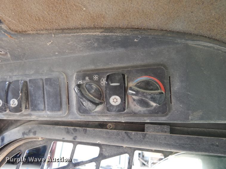 image for item FM9002 2012 Caterpillar 262C Series 2 skid steer