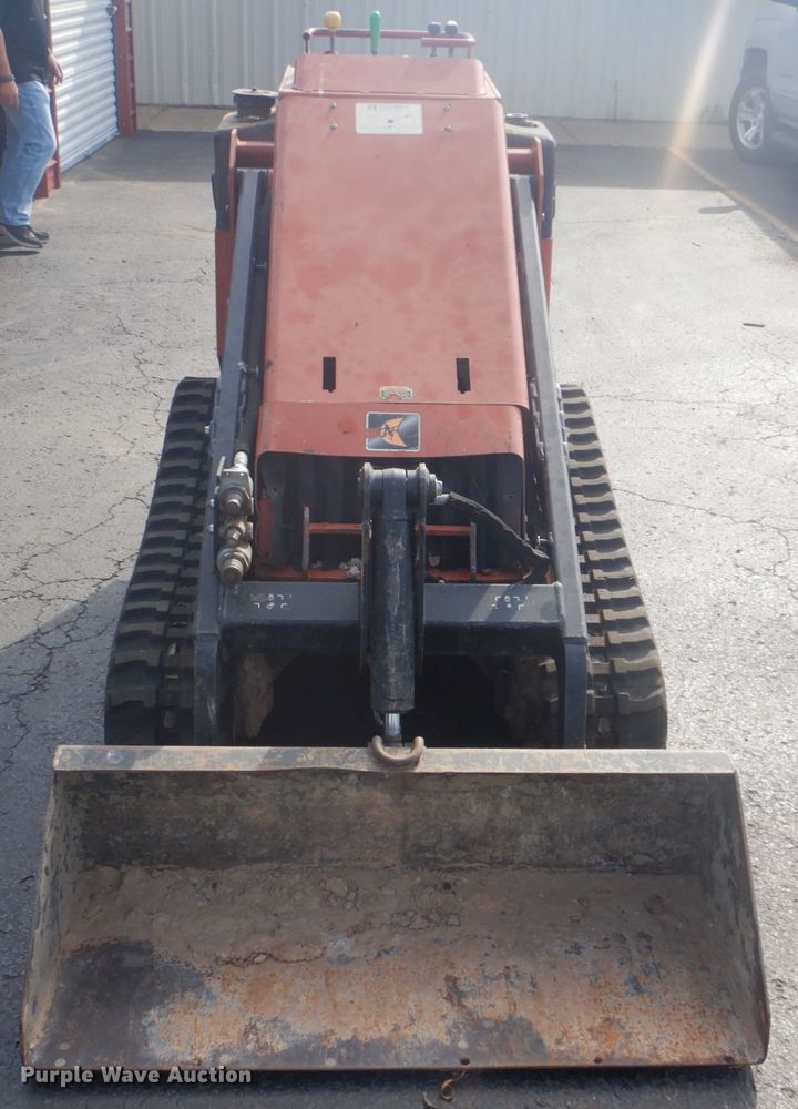 image for item FT9487 Ditch Witch SK750 compact utility loader