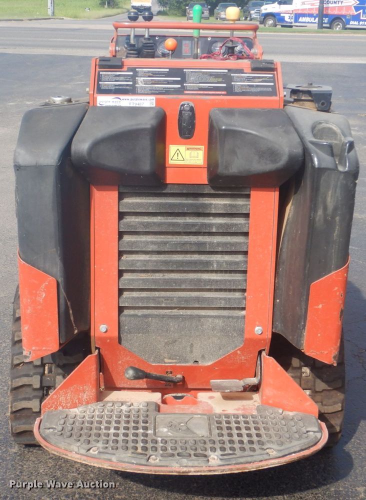 image for item FT9487 Ditch Witch SK750 compact utility loader