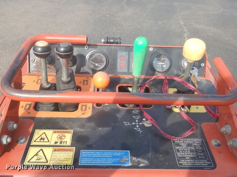 image for item FT9487 Ditch Witch SK750 compact utility loader