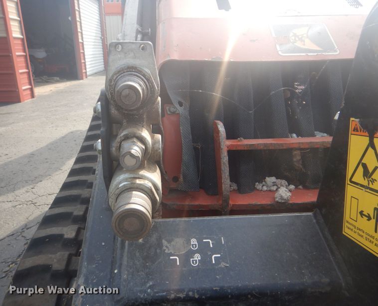 image for item FT9487 Ditch Witch SK750 compact utility loader