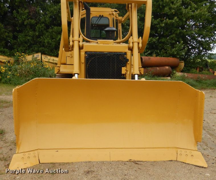 image for item FU9499 1988 Caterpillar D6H dozer