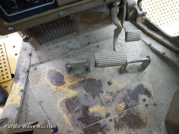 image for item FU9499 1988 Caterpillar D6H dozer