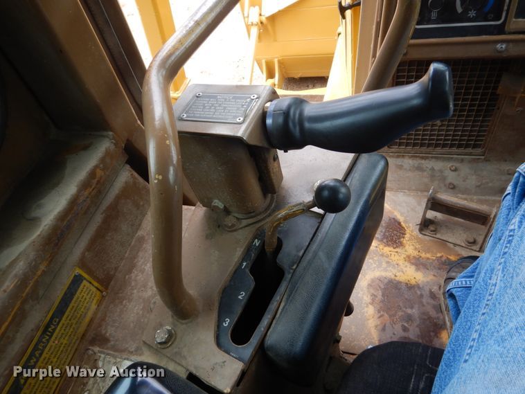 image for item FU9499 1988 Caterpillar D6H dozer