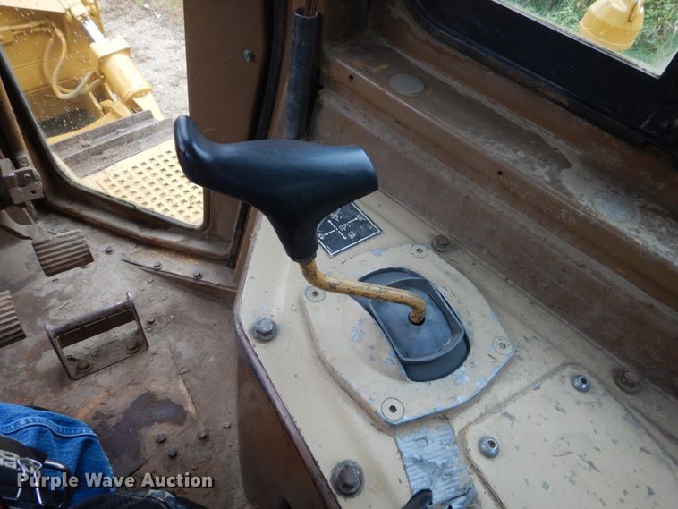 image for item FU9499 1988 Caterpillar D6H dozer