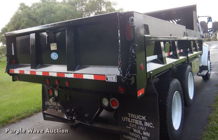 image for item FU9502 2007 Freightliner Business Class M2 dump truck