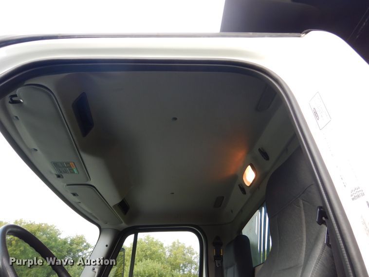 image for item FU9502 2007 Freightliner Business Class M2 dump truck