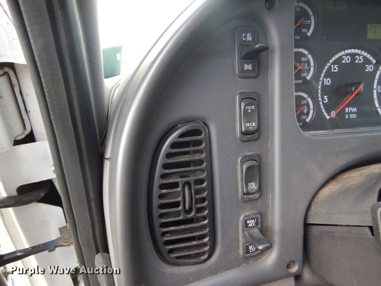 image for item FU9502 2007 Freightliner Business Class M2 dump truck