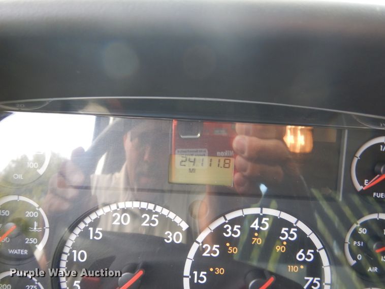 image for item FU9502 2007 Freightliner Business Class M2 dump truck