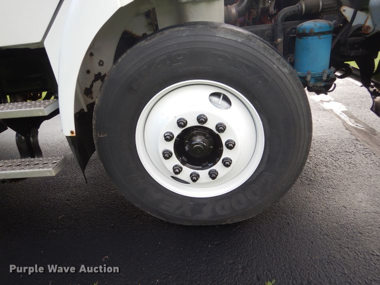 image for item FU9502 2007 Freightliner Business Class M2 dump truck