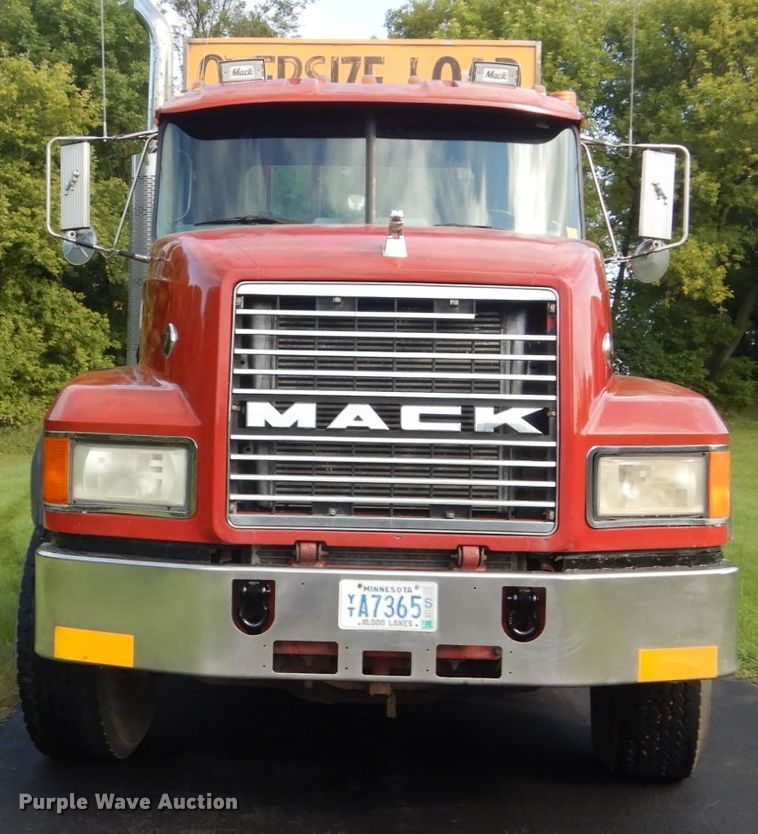 image for item FU9503 1996 Mack CL713 semi truck