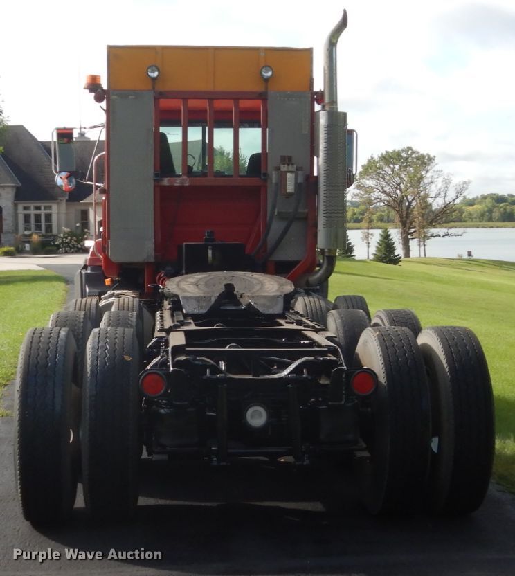 image for item FU9503 1996 Mack CL713 semi truck