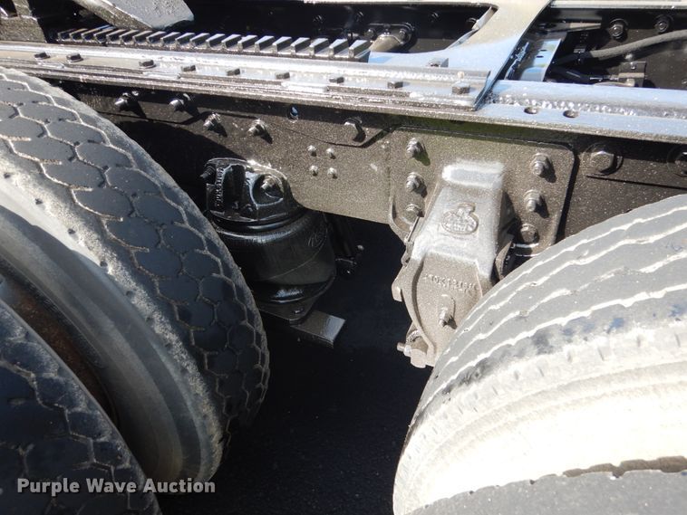 image for item FU9503 1996 Mack CL713 semi truck