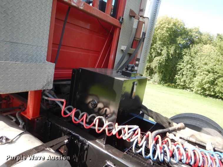 image for item FU9503 1996 Mack CL713 semi truck