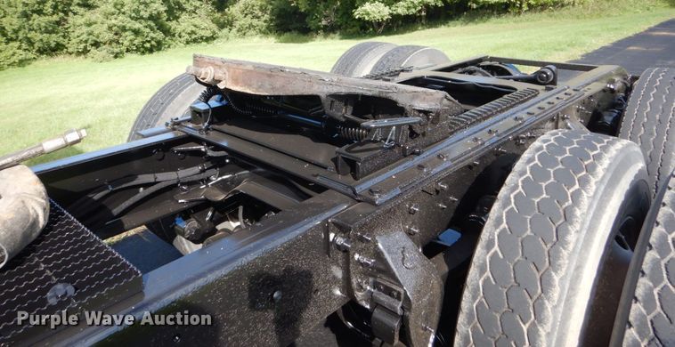 image for item FU9503 1996 Mack CL713 semi truck