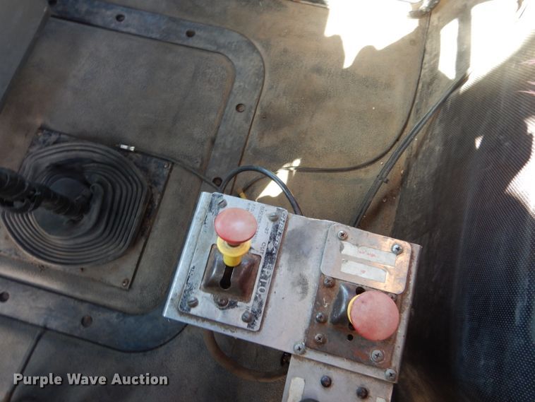 image for item FU9503 1996 Mack CL713 semi truck