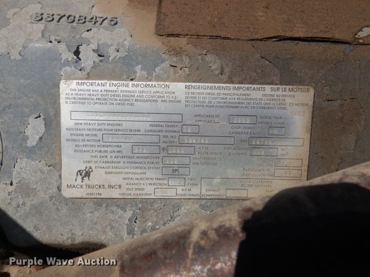 image for item FU9503 1996 Mack CL713 semi truck