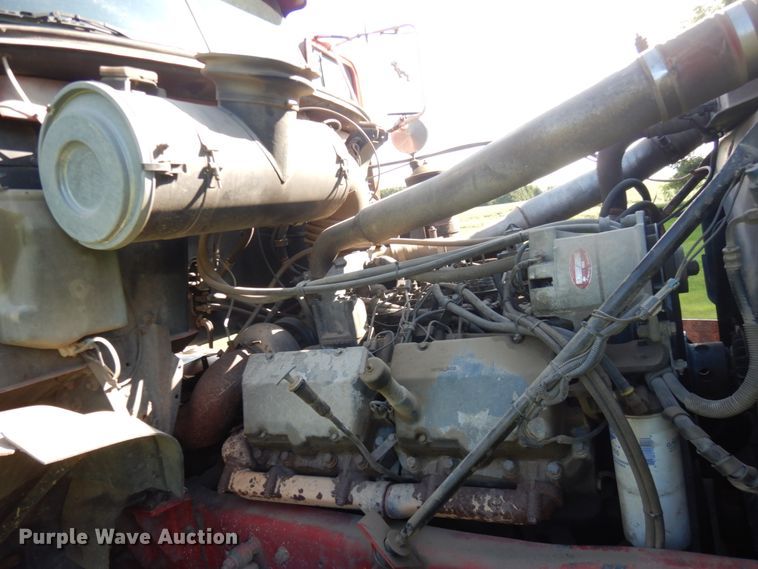 image for item FU9503 1996 Mack CL713 semi truck